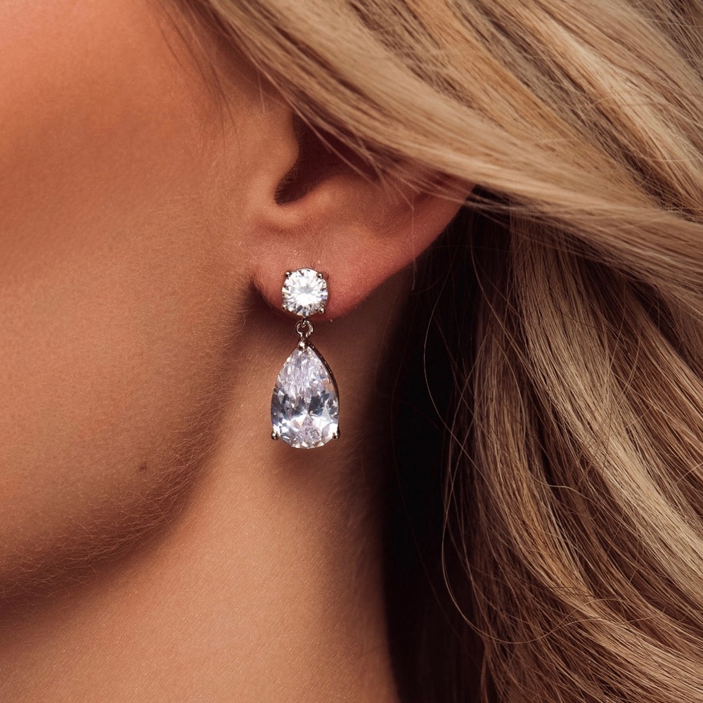 Classic Teardrop Diamond Earrings  925 silver